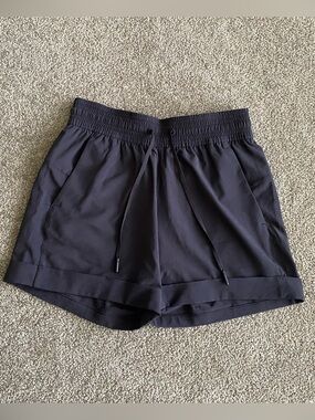 Lululemon black shorts